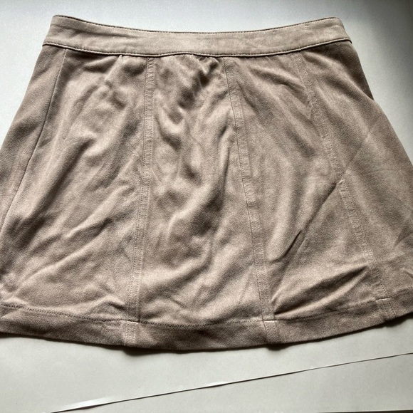 Altar'd State Tan Faux Suede Button Front 2 Pocket Snap Women's Skirt Size M - Picture 5 of 7